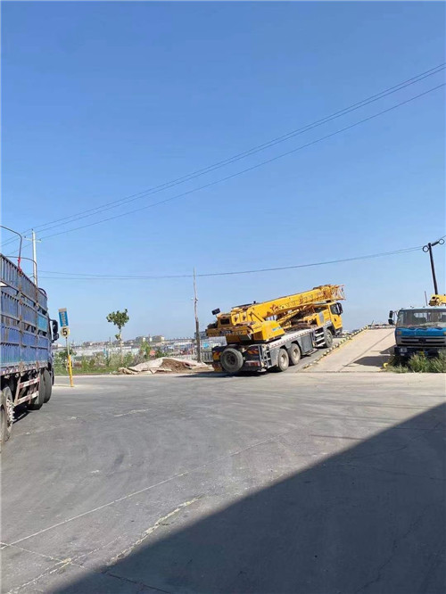 洮南市25吨吊车的租赁价格大概是多少？